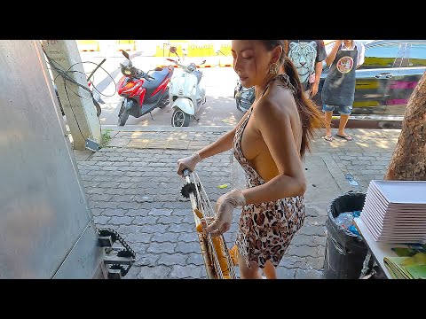Amazing Grilled Chicken & Som Tam Served By Beautiful Lady - Thai Street Food