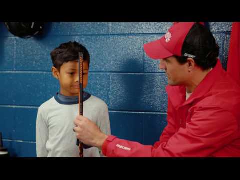 Vidéo: Caractéristiques Du Choix D'un Bâton De Hockey