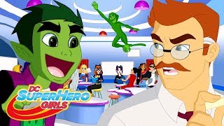 Les blagues de Changelin en classe | L'héroïne de l'année | DC Super Hero Girls en Français