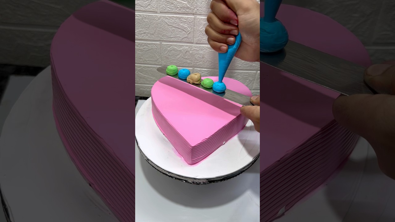 1kg Heart shape Cake Design 