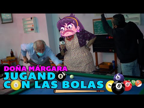 Doña Márgara Jugando con las bolas