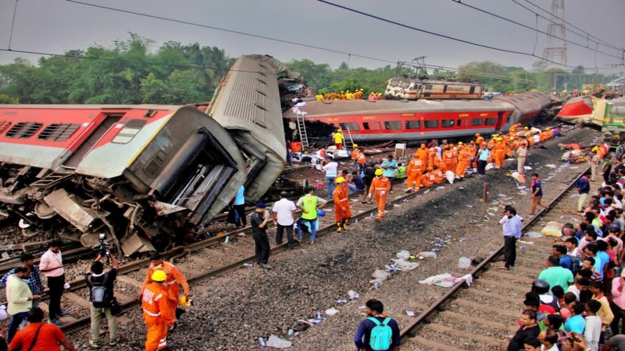 Indian Railway Train video 🔥 Jaipur Bayana Express train and Local Train 😂 Malgadi Train