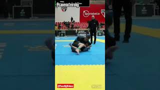 Jiu Jitsu Atleta Caue Outeiro -  Olha essa queda, é de tirar o Fôlego! #jiujitsu #shorts