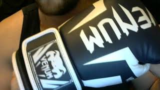 Venum Elite Boxing Gloves Boxing glove My review