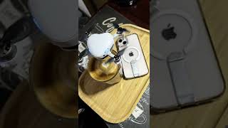 Heart breaking #cafegdl #apple #aesthetic #applefan #coffeelover #flatwhitecoffee