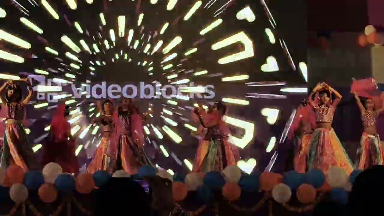 Isha mama ra school annual function ra dance