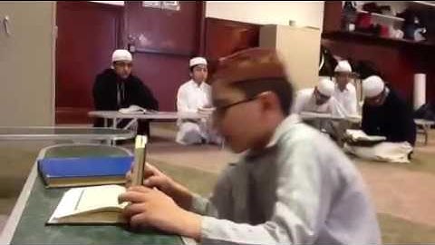 قارئ عاصم بني خالد سورة الفرقان