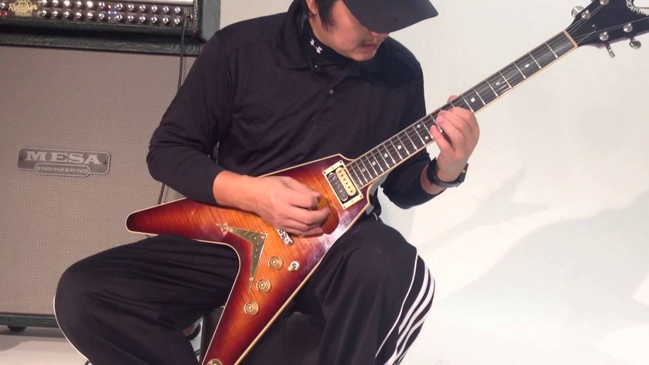 Dean V USA 77 Lost 100 electric Guitar