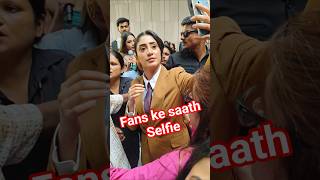 shivangi joshi takes selfie with fans #shivangijoshi #shivangi #fans #naira #love #dance #viral #yt
