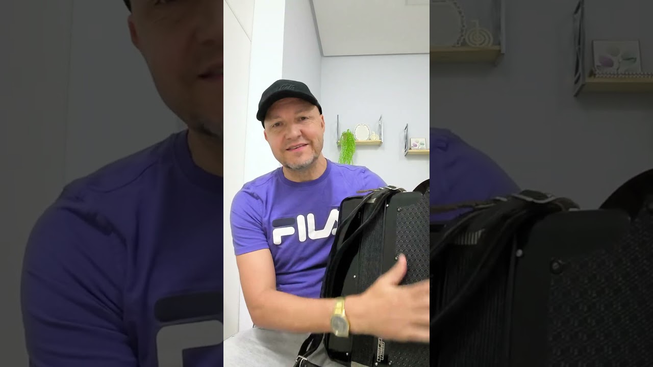 VENDIDA!!!!!RIVOLI ny SONOLA..43 cm de teclado..49991138949 wats Oda...