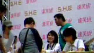 20061119 S.H.E移動城堡 台北簽票會