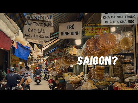 Finding Central Vietnam in Saigon 🏮 | A Slow Journey Through Markets, Temple & Food