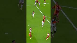 Victor Osimhenin Volesi, Muhammed Şengezerin Müdahalesiyle Birlikte Direkten Oyun Alanına Döndü