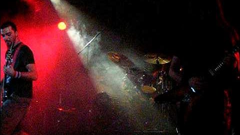 FuZZ FuZZ MaCHiNe 22-05-2010 - BEYOND +intro IRIE