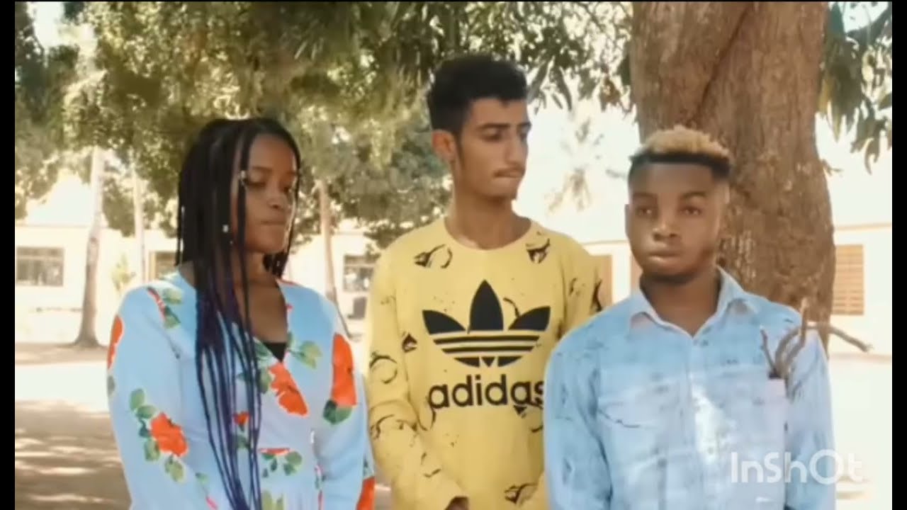 Msikie huyu mwalimu wa kibongo😄😂