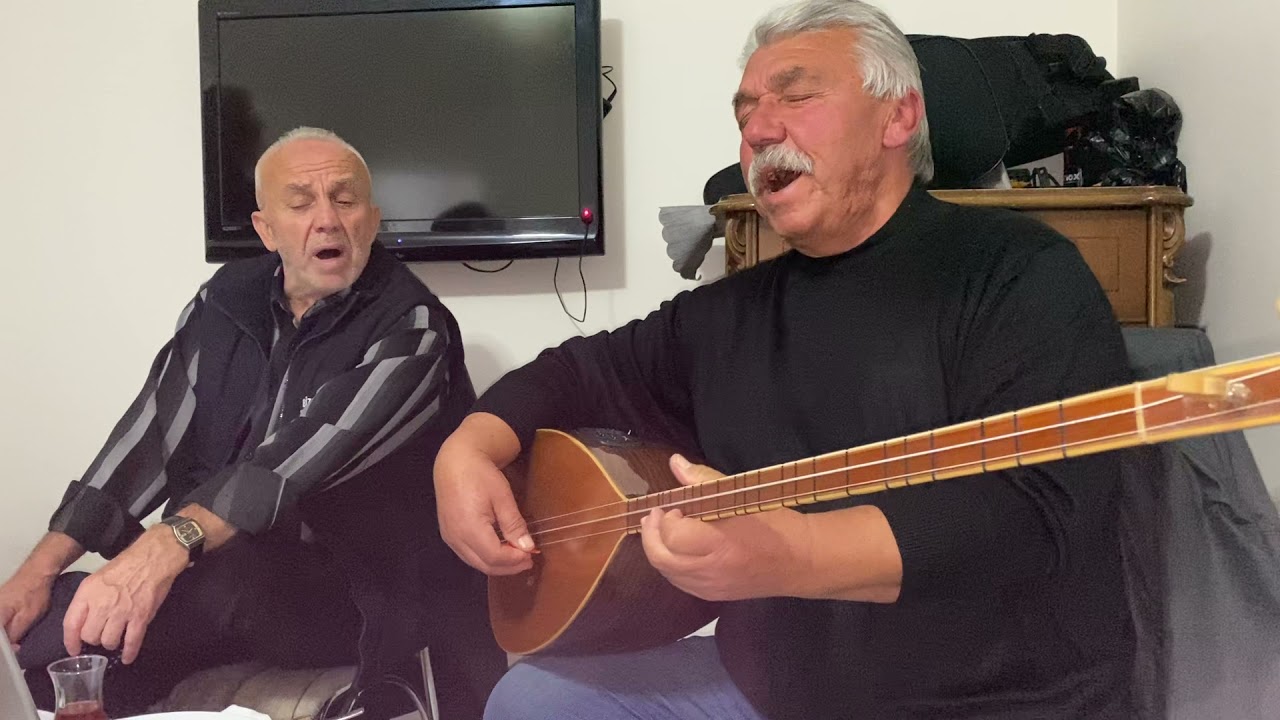 çaresiz bir dert var garip gönlümde Zeybek Hoca