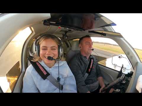 Student Cessna 152 Pilot flies a Complex G36 Beechcraft TurboNormalized Bonanza for the First Time!
