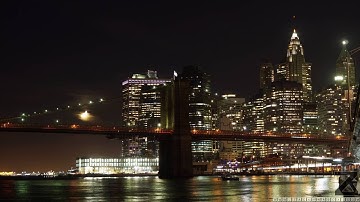 Time-lapse video of the Crescent Moon setting behind the Brooklyn Bridge
