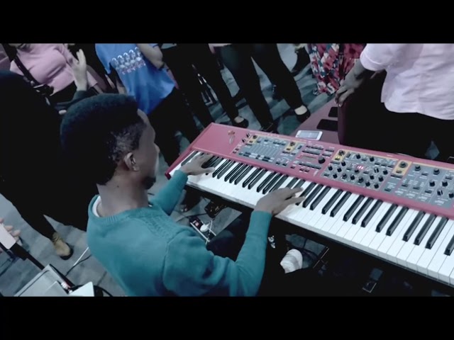 THAT’S WHY COZA HAS THE BEST MUSIC TEAM IN THE WORLD! JAMES@billionairemusicianstv IS A BEAST ON KEYS class=