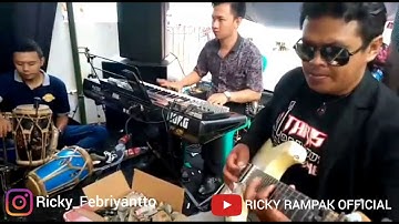 ""Virallllll skill pemain gitar pake suara burung "" live music Fitra nada tanjung sari
