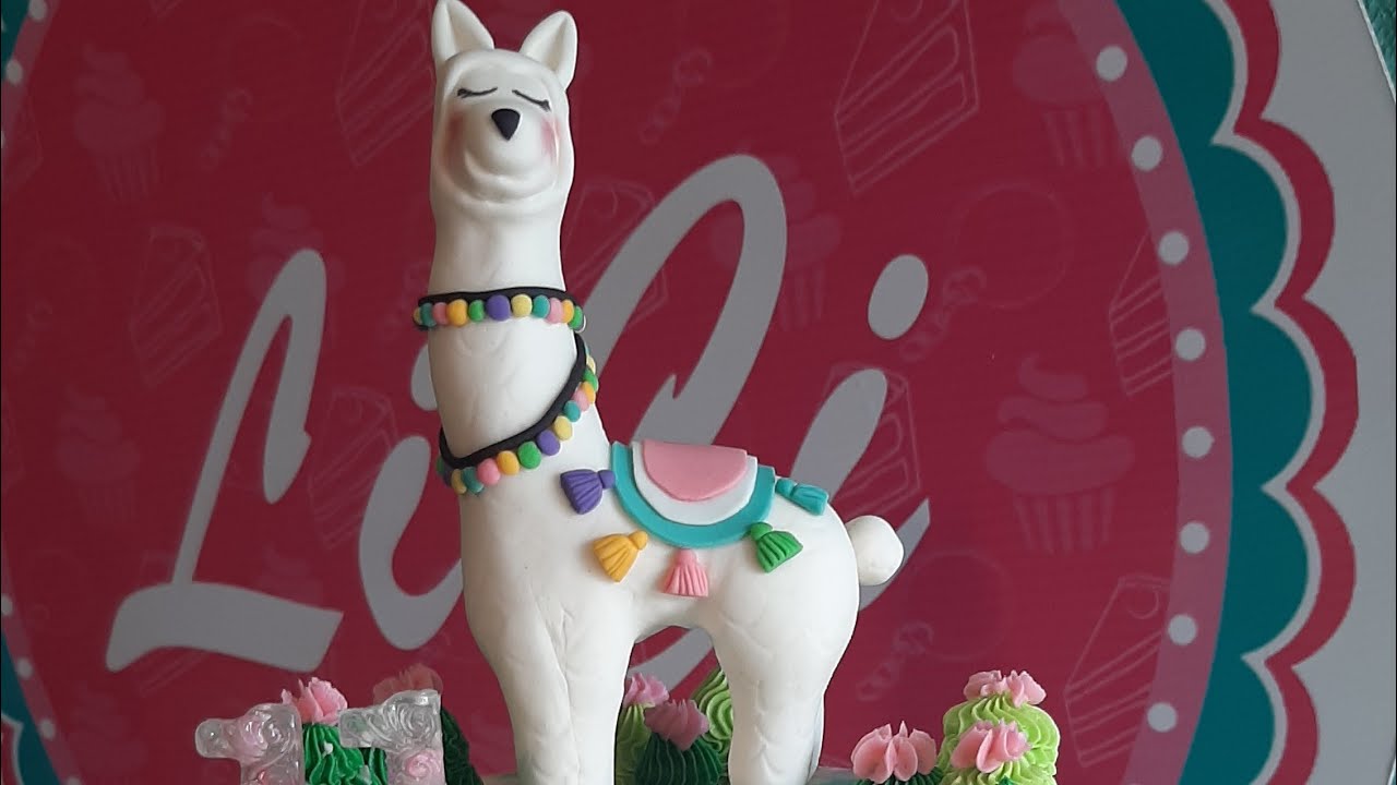 Llama no drama cake - YouTube