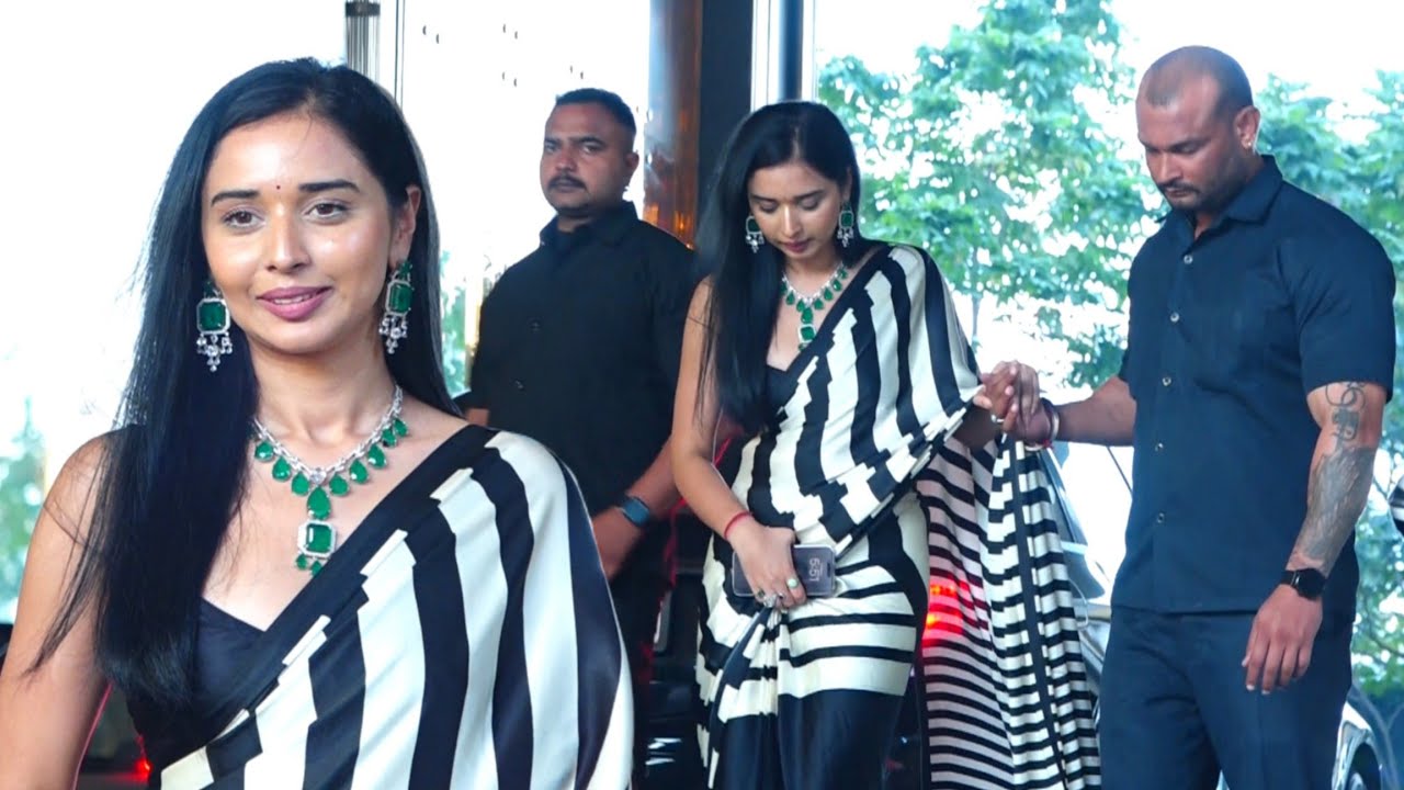 Tanya Mittal Looks Stunning In A Saree,As She Stepped Out For The Shooting Of Her New Project