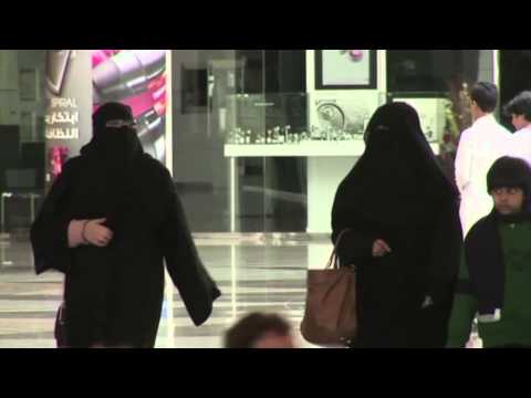 وزارة الداخلية تفرج عن ميساء العمودي و لجين الهذلول