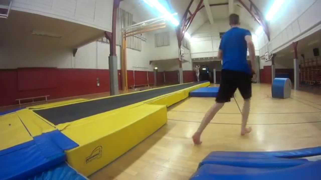 Bild från Volter i gympahallen med Oskar & Arvid