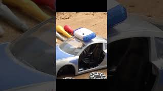 Assemble a small police car p1