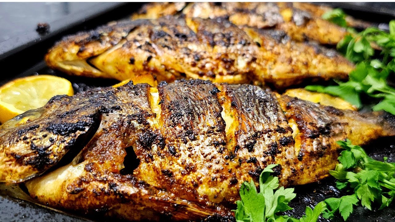 سمك الدوراد في الفرن بدون المنيوم ولا ورق زبدة بتتبيلة رائعة👌 في 15 دقيقة يكون واجد