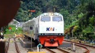 Hongeng Klakson Kereta Api Dua Nada  Lokomotif Cc 203 25