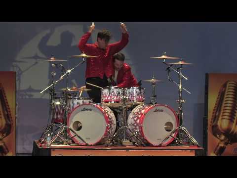 baterista en el concierto equivocado