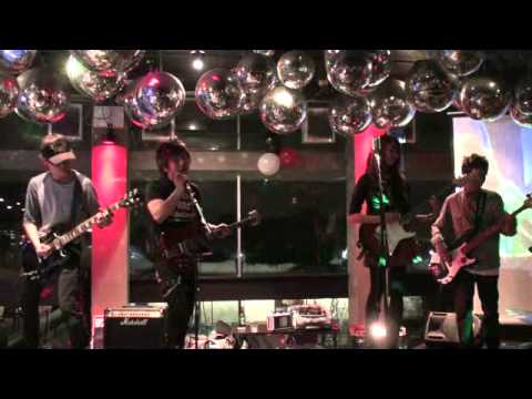 海阔天空 Live - Cover by The Generation Overwhelmed 11/8/10@Unipub-Canberra.mov