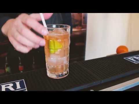 Videó: 10 Klasszikus Vodka Koktél Recept, Amelyet Otthon Keverhet össze