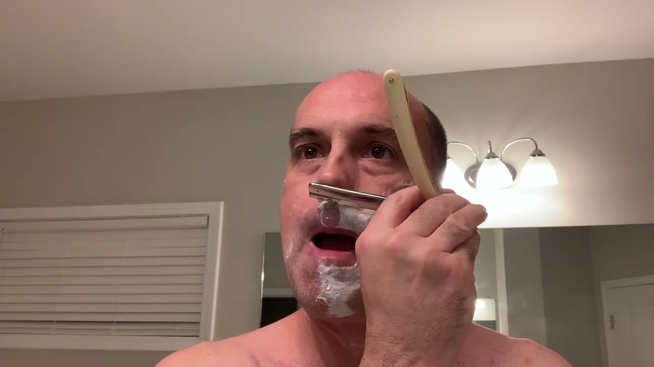 No-Talk Straight Razor Shave: Mild Edge For Aggravated Skin 😳