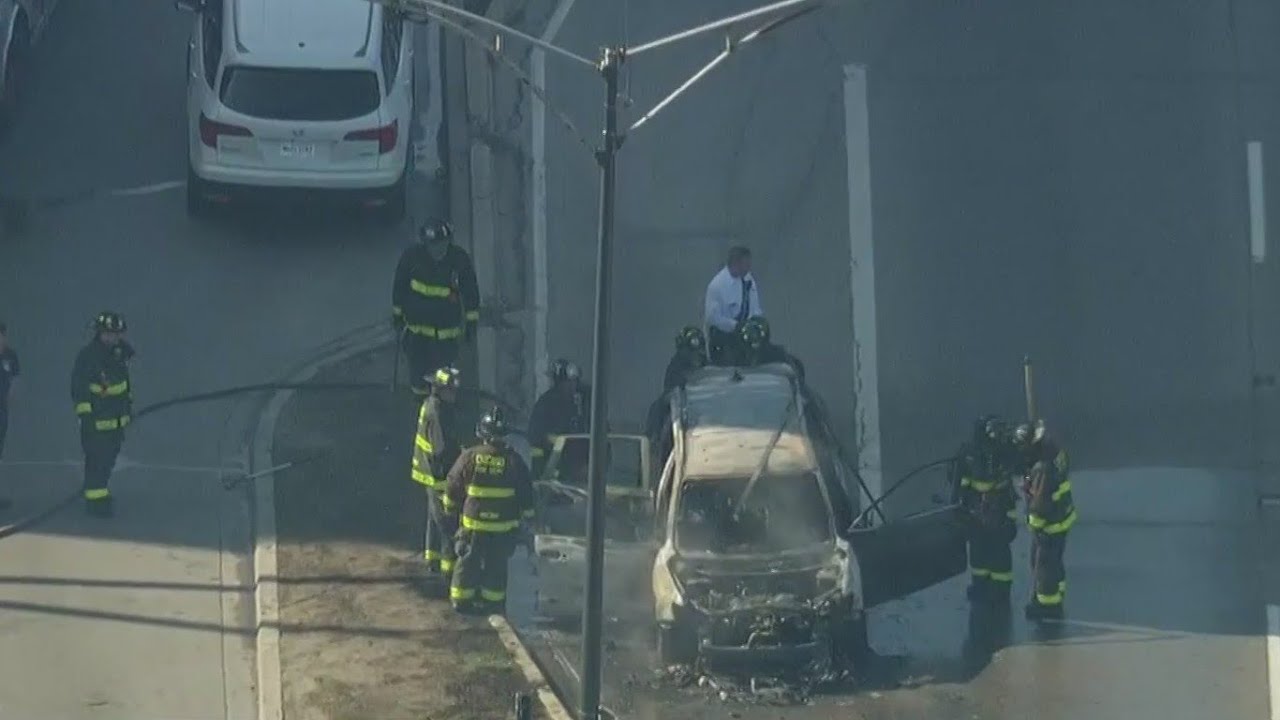 Car catches fire on DuSable Lake Shore Drive near Belmont Harbor - YouTube
