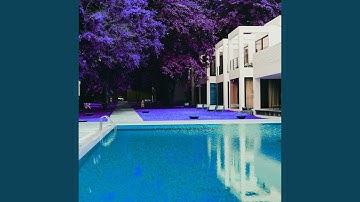 Mysterious Backdrops for Quick Spring Getaways