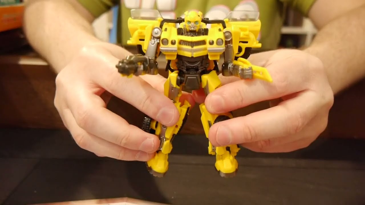 Unboxing: Transformers: Rise of the Beasts Studio Series - Bumblebee