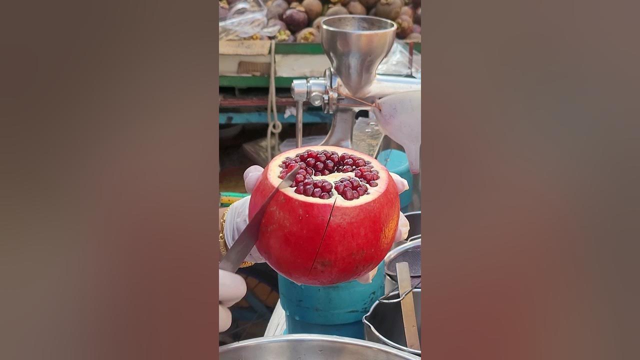 The process of making the famous pomegranate juice in Bangkok!!! The process of making the famous pomegranate juice in Bangkok!!!