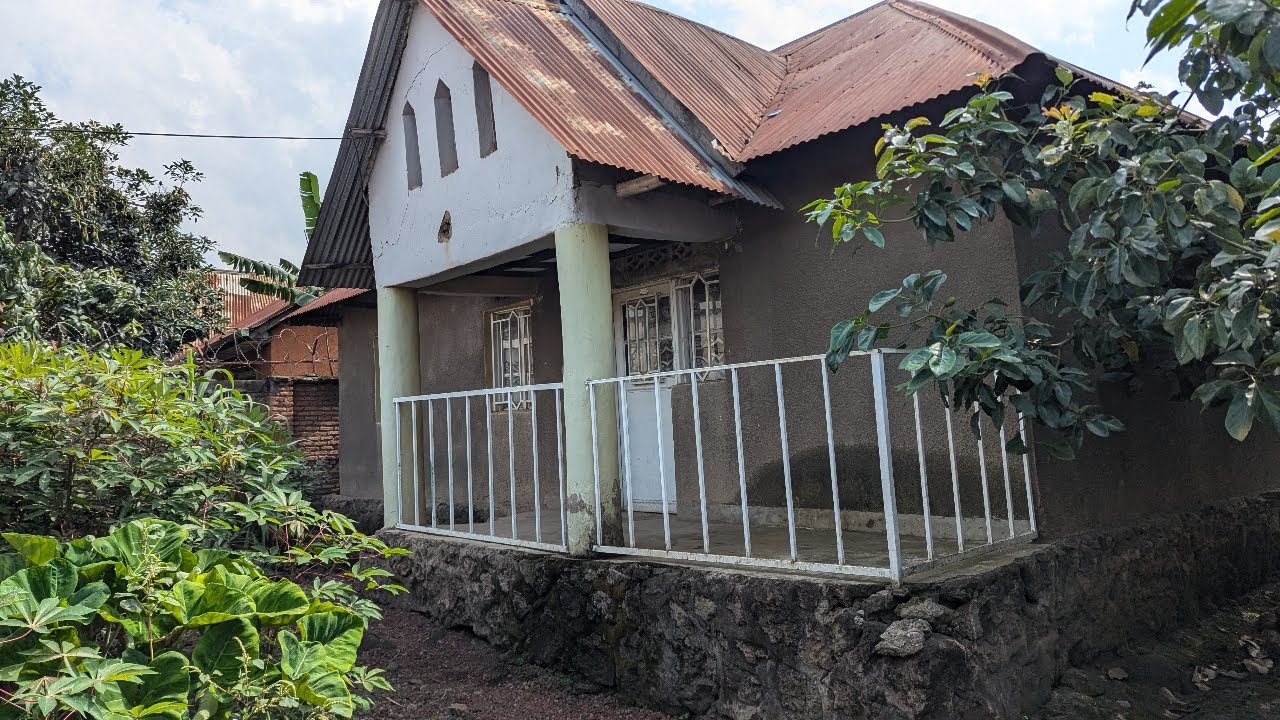 Reba Ikibanza Twabazaniye kirimo inzu ya cyera wavugurura I Rubavu, HARGURISHWA 20M Gusa