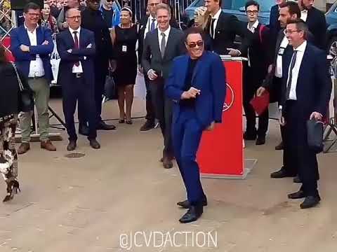 Que baile de Jean Claude Van Damme.