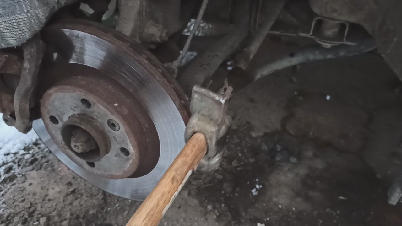 Замена РУЛЕВОГО наконечника на Рено своими руками - YouTube