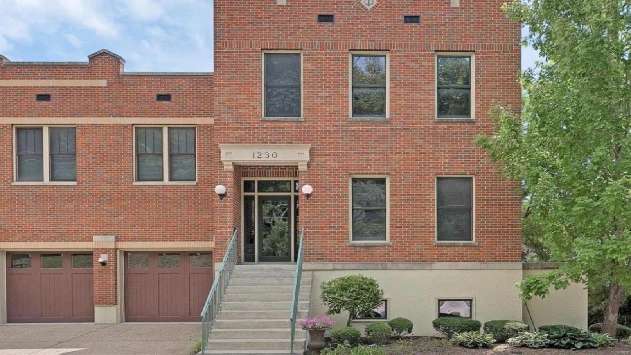 1230 South Main Street, St Charles, MO Presented by Sandy Grassmuck.