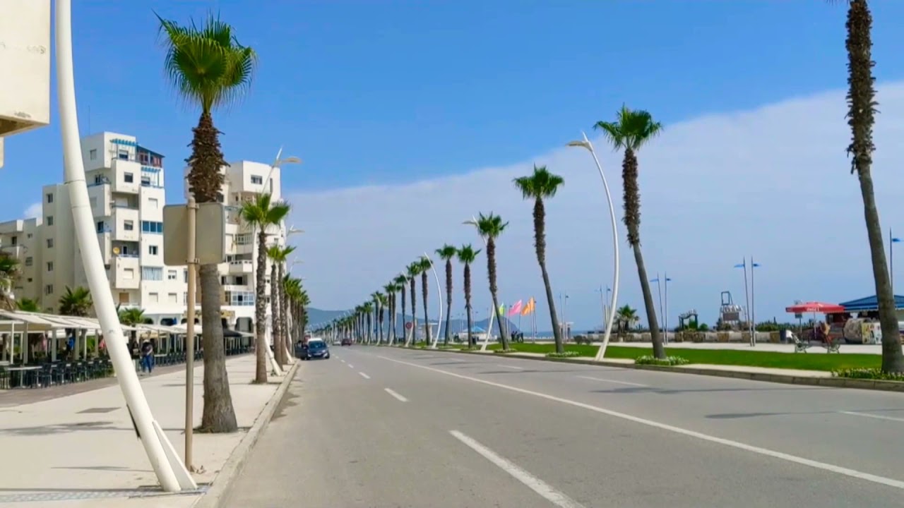 على مسرح الرويال 