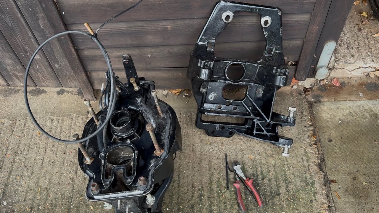 Fitting the Mercruiser Alpha 1 shield and gimbal housing to my Haines Signature boat