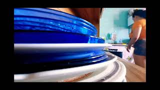 Limpando O Fogão Depois Do Almoço