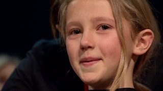 Famous Girl shaves head for brother with cancer Profile