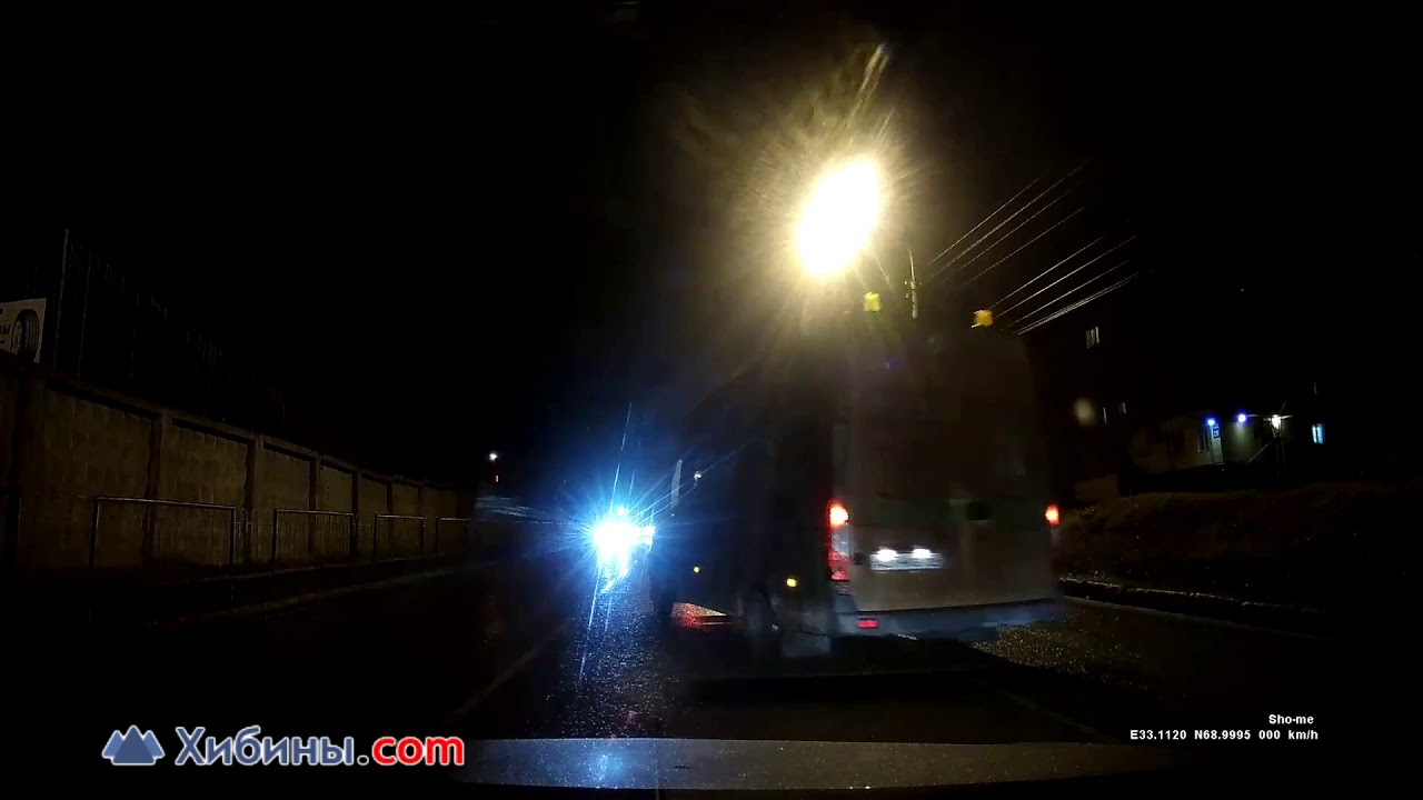 Хибины.com: Рено при перестроении снес зеркало. Мурманск - YouTube