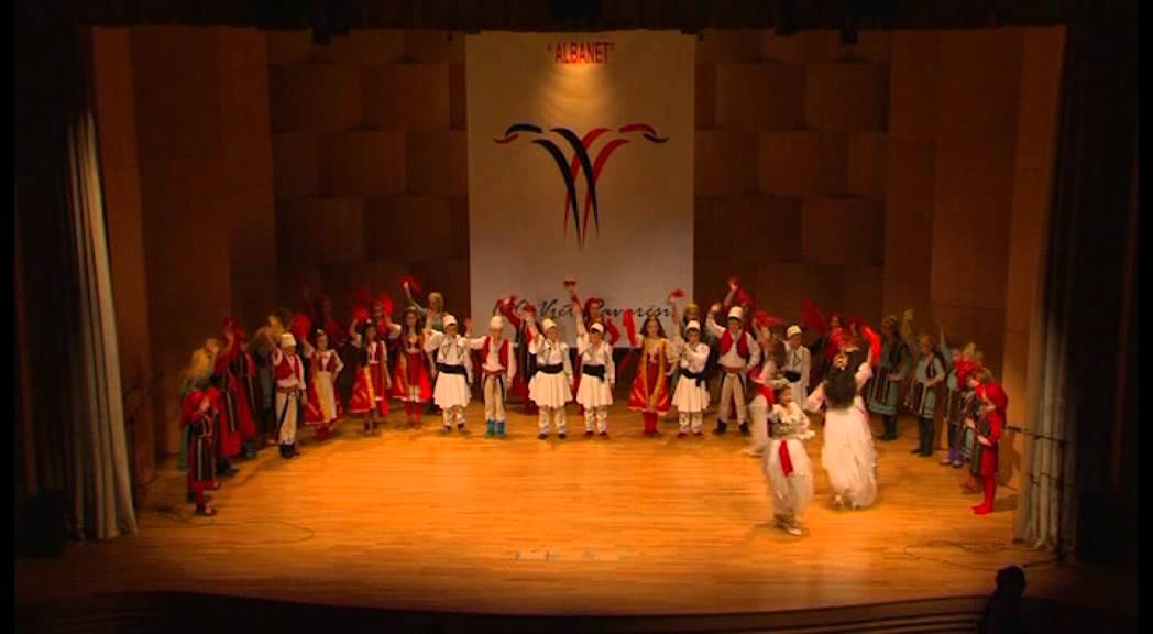 Shkolla Albanët Gëzuar festat 28 - 29 Nëntorit