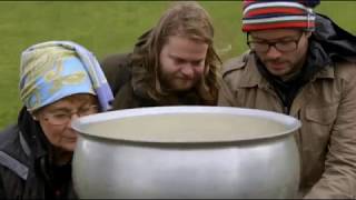 Magnus Nilsson & Christian Puglisi making butter at Myrhbodarna farm.